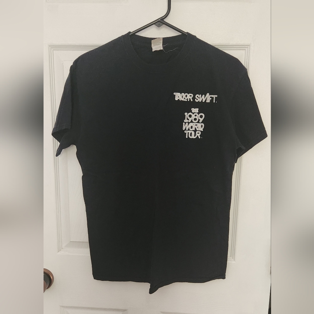 Rare Taylor swift crew shirt 1989 tour